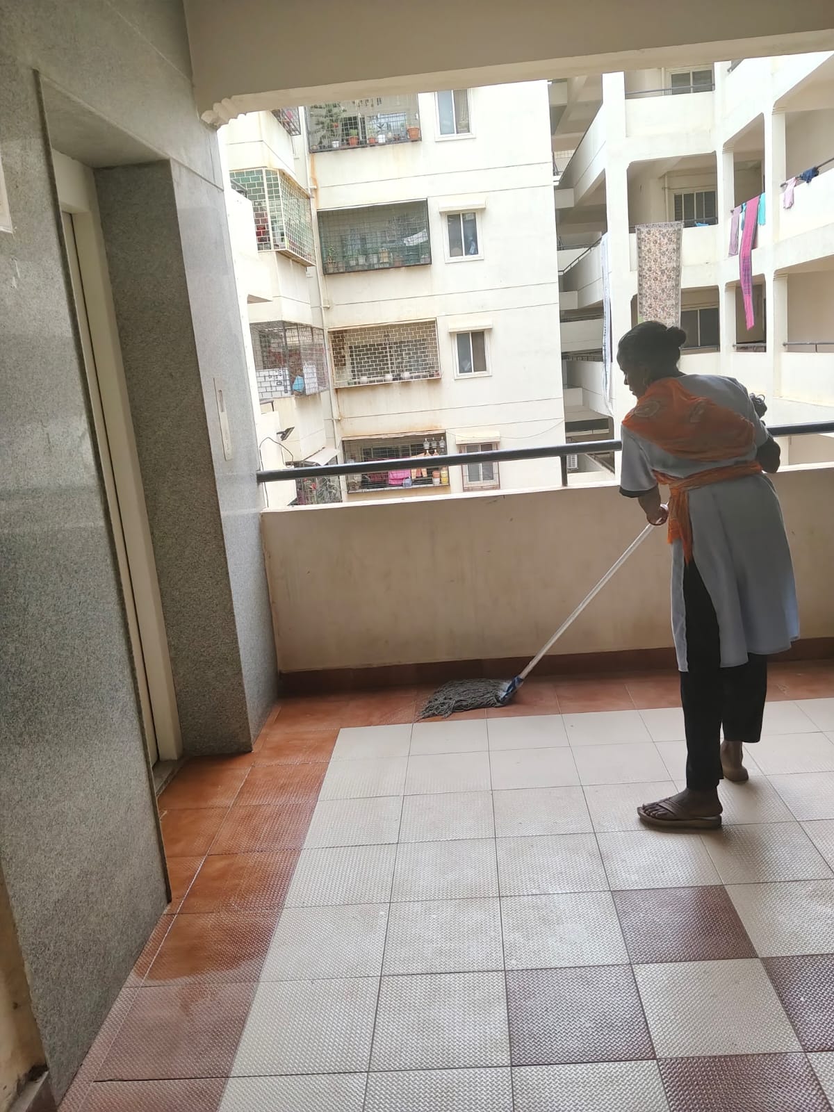 Lift Mopping
